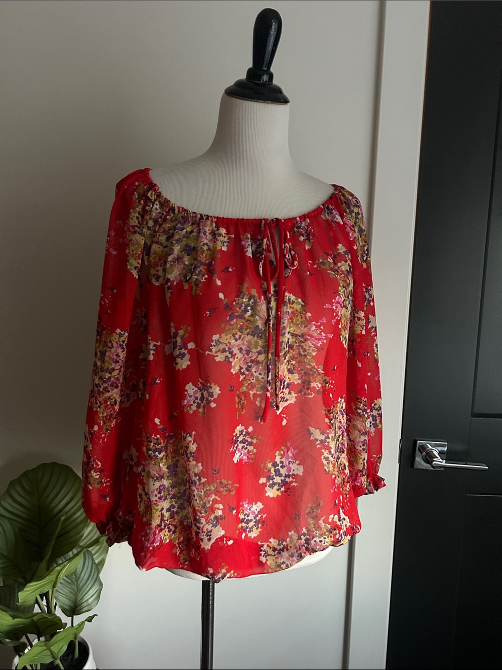 🌺 L sheer Red purple green Floral Peasant Blouse with Tie Neck